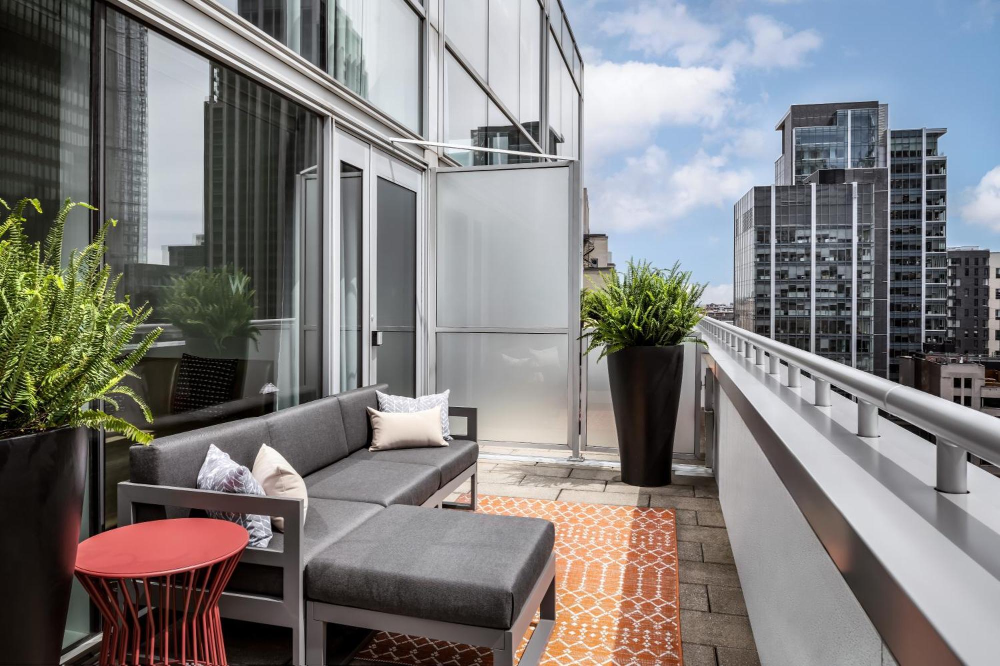 W Montreal Hotel Bagian luar foto