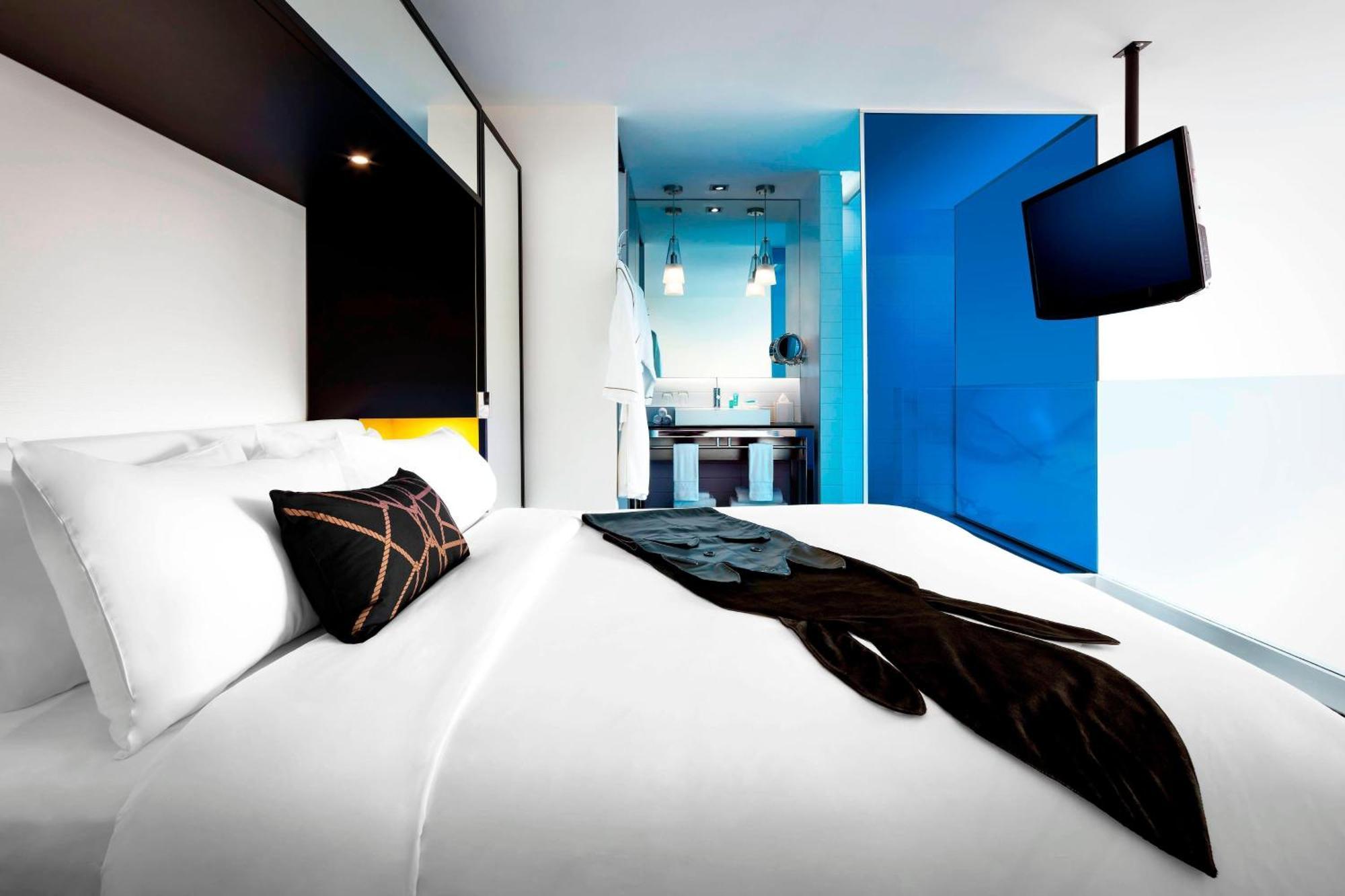 W Montreal Hotel Bagian luar foto