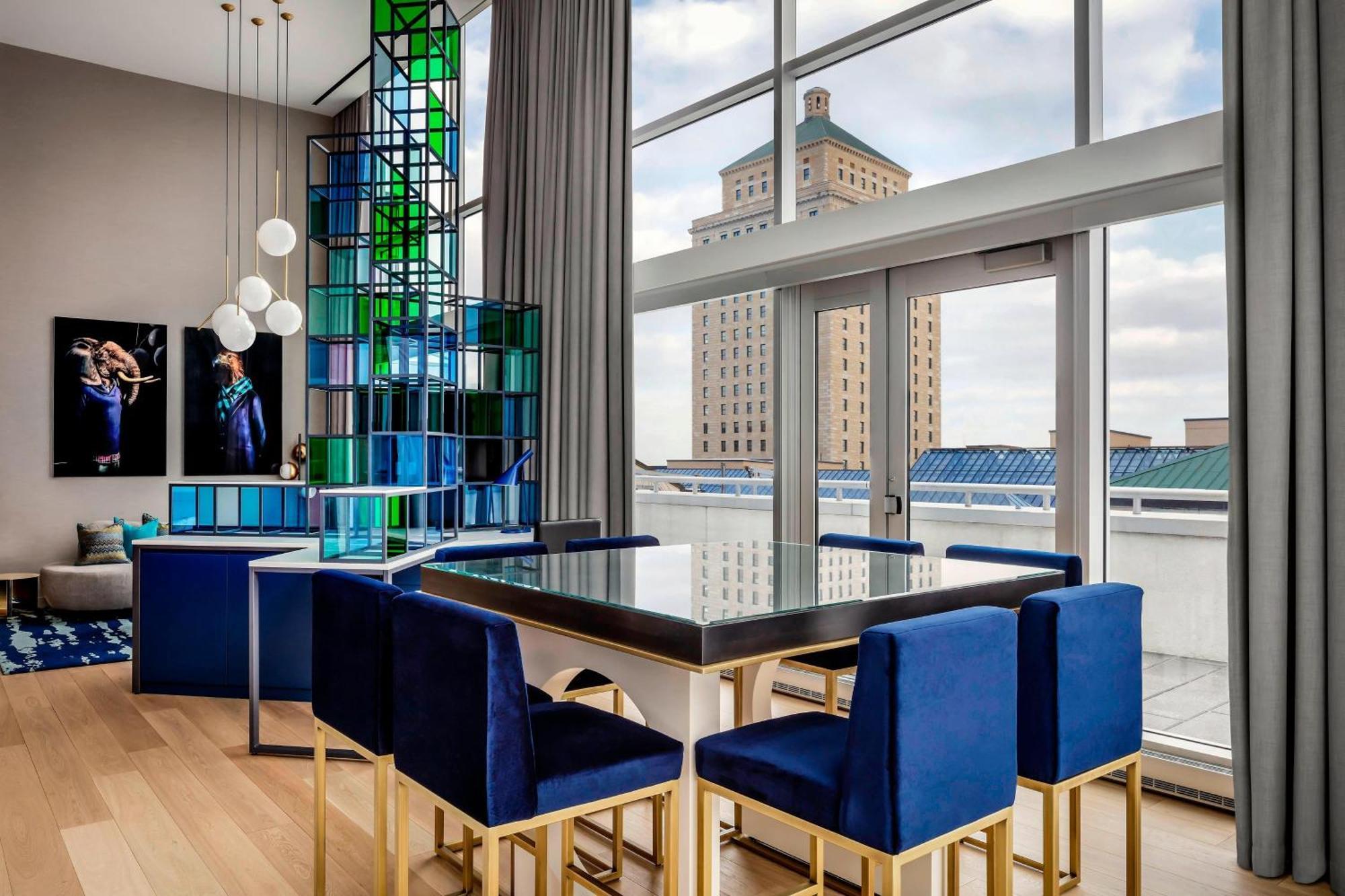 W Montreal Hotel Bagian luar foto